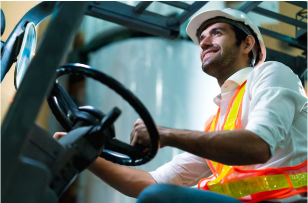 How Forklift Training Improves Your Career Opportunities in Warehousing