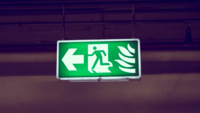 How Stairwell Signs Improve Building Safety During Emergencies